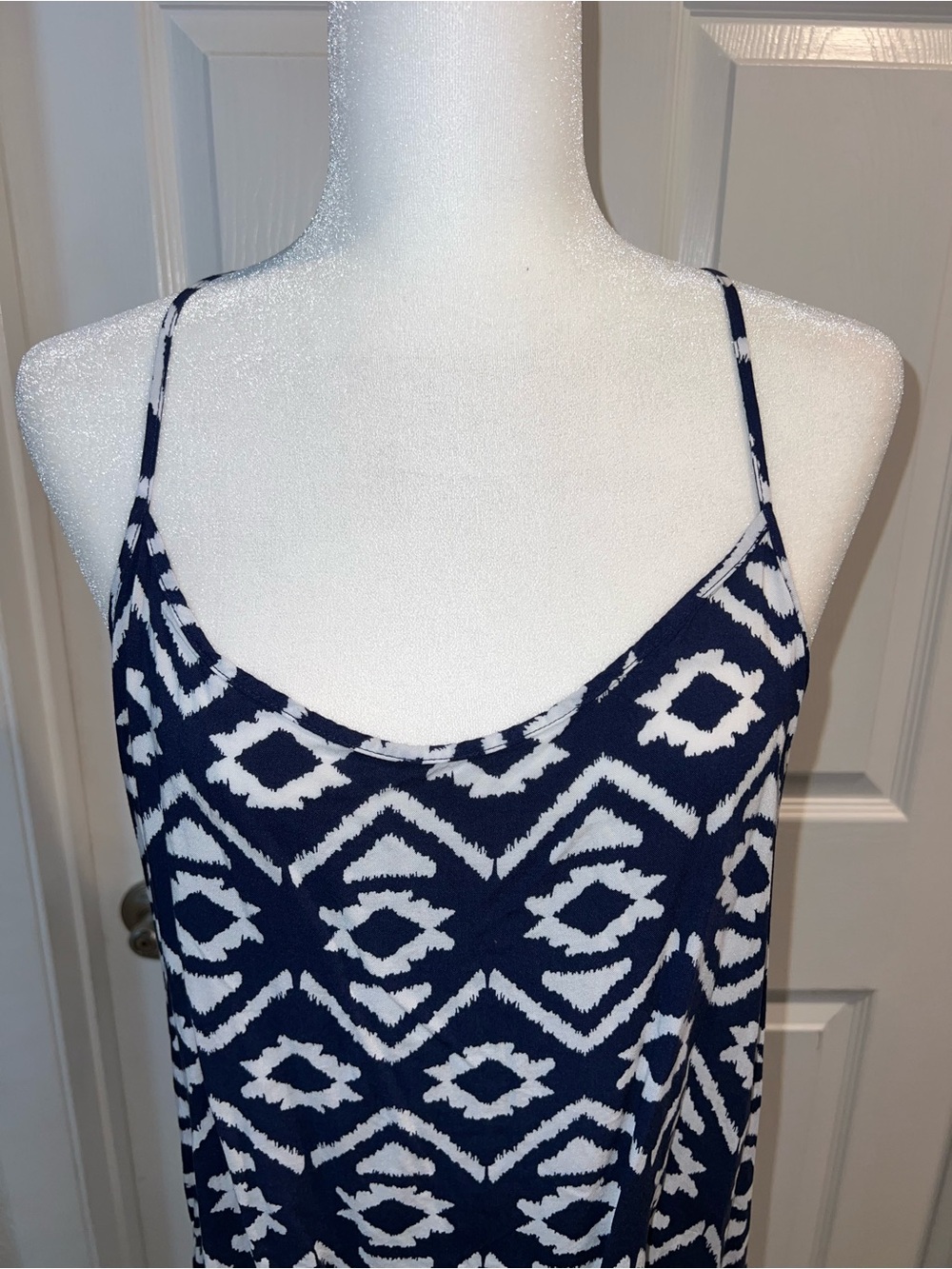 No Boundaries Navy Blue & White Geometric Spaghetti Strap Cami size XL - Picture 2 of 5